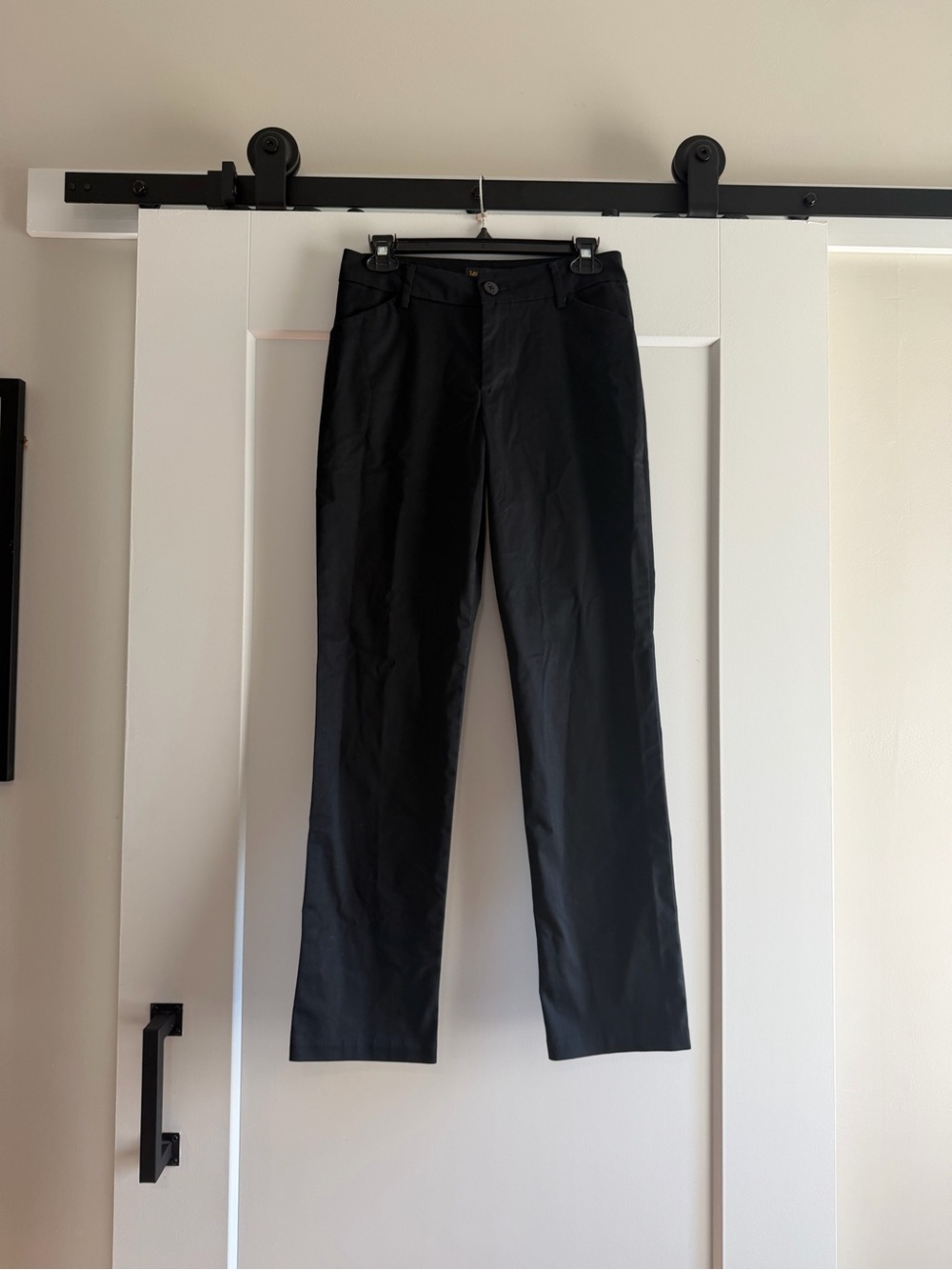 Lee relaxed for mid rise Black Straight Leg Pants size medium - Picture 2 of 5